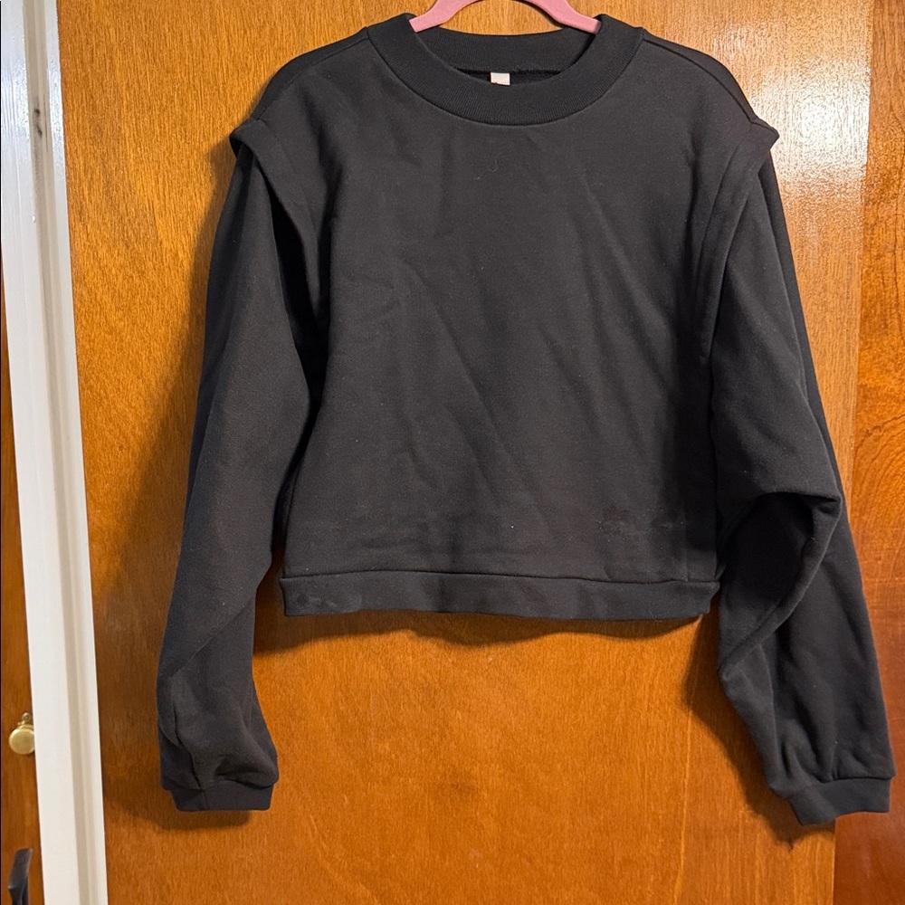 ALO Yoga Black Cropped Crewneck Sweatshirt